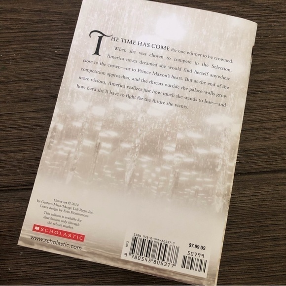 The Selection Series: The One by: Kiera Cass paperback book - Picture 5 of 5